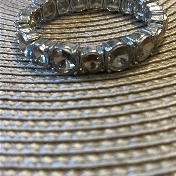 Elegant Silver Clear Rhinestone Bracelet Stretches - Picture 4 of 7